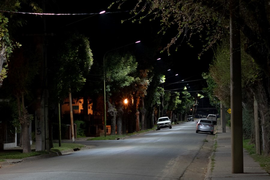 Dálmine Viejo: completaron la iluminación LED entre las calles Beruti y Puchini