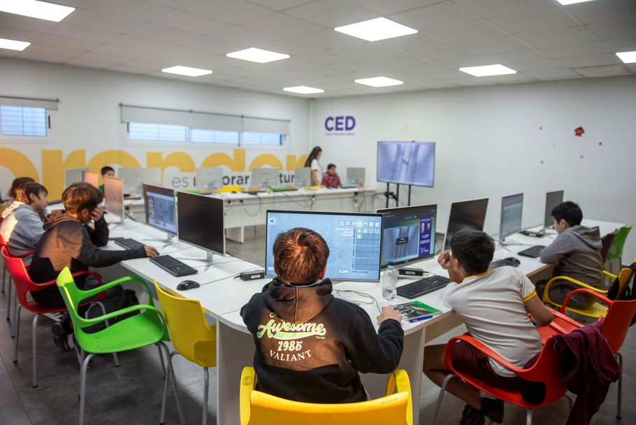 Educación tecnológica gratuita en Campana: cómo anotarse en los cursos gratuitos del CED