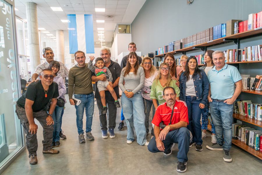 La sociedad de fomento de la isla Martín Irigoyen planteó sus ideas al intendente y Elisa Abella